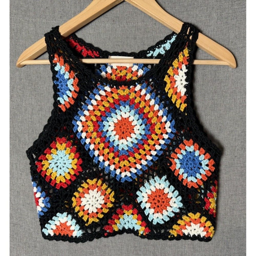 Altard State Medium Crochet Granny Square Cropped Tank Top Black Orange 70s look